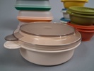 Diverse Tupperware.