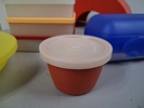 Diverse Tupperware.