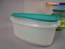 Diverse Tupperware.