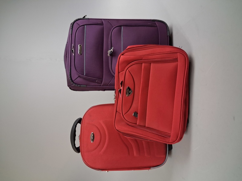 2 Resväskor & handbagageväska.