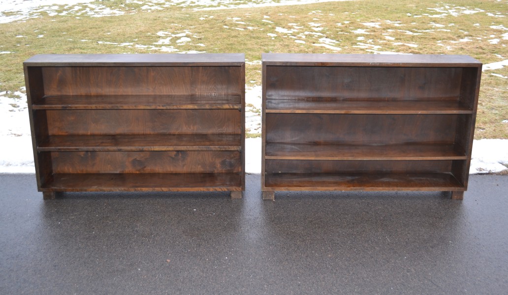 2 Bokhyllor. Funkis, 1900-talet.