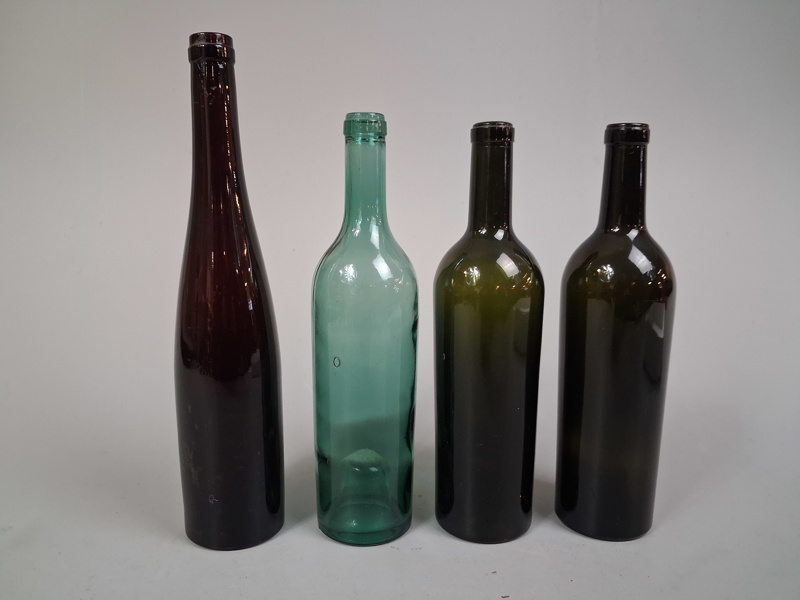 4 Flaskor, varav 3 är Kinnekulle.