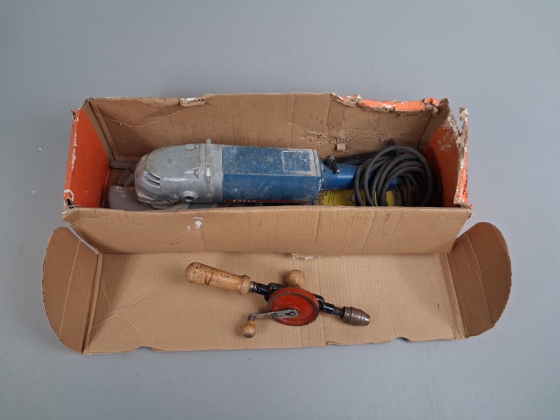 BOSCH. Vinkelkap & handborrmaskin.