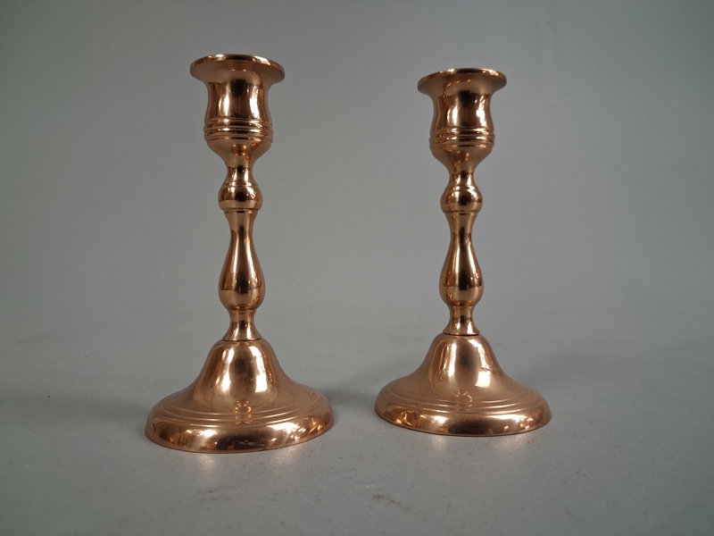 2 Ljusstakar. Svenskt hantverk, Malm, 1978.