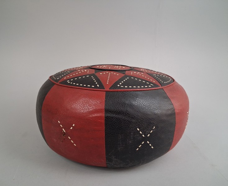 Sittpuff, Skinn, Orientalisk.