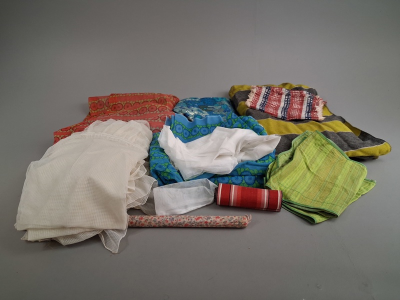 Gardiner, dukar, filt m.m. retro.