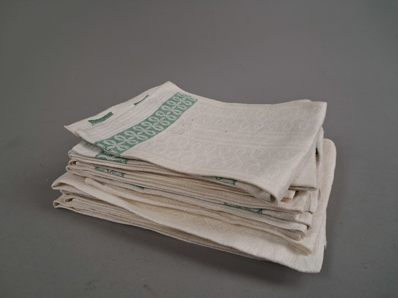 Äldre kökshanddukar.