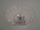 Skål på fot. Möjligtvis Heisey Glass Company.