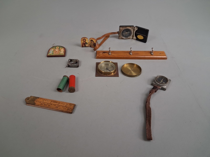 Diverse. Bl.a kompasser m.m.