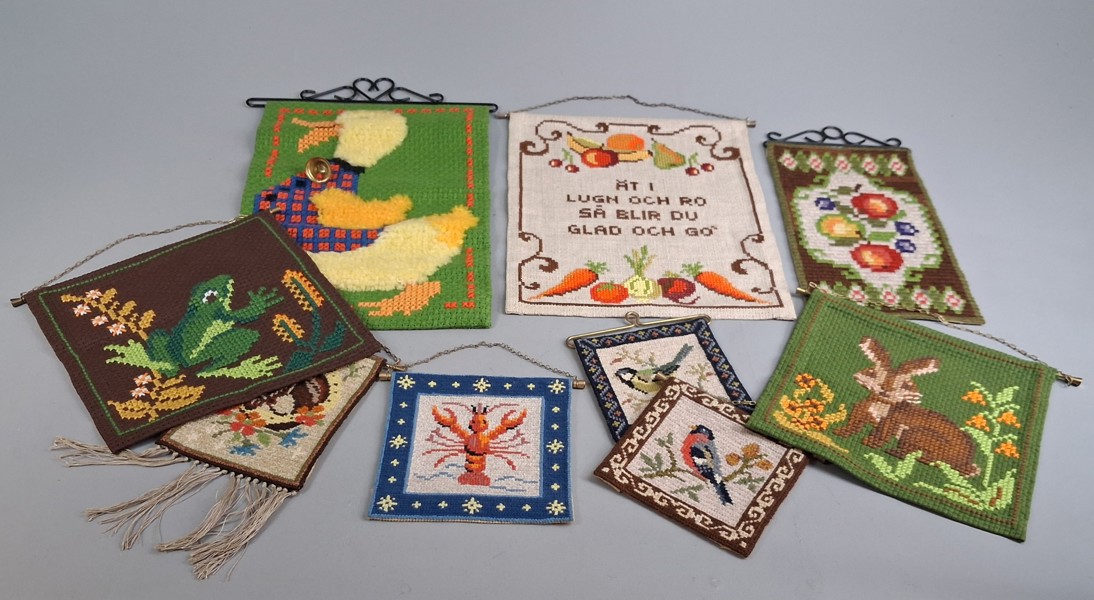 Diverse väggbonader, Handarbete.