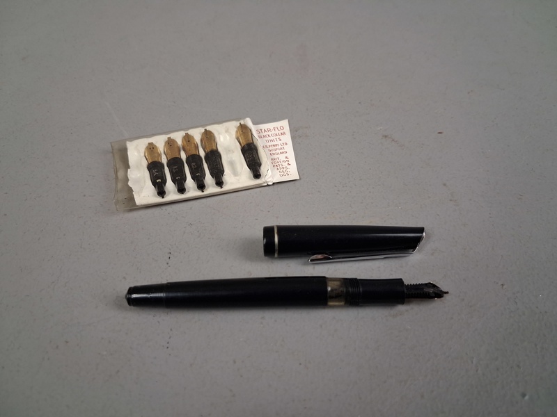 Reservoarpenna & stift, E.S.PERRY, England.