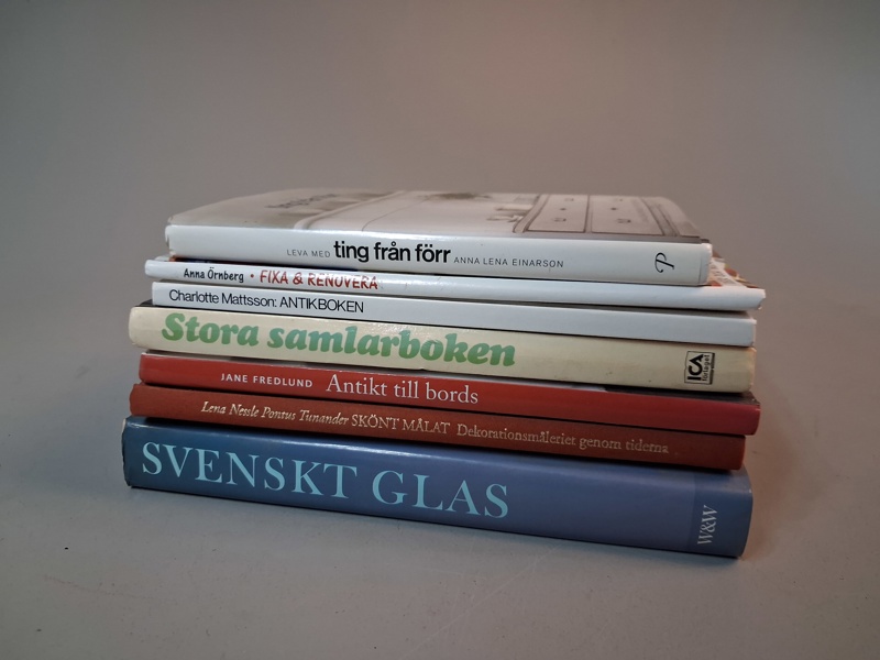 Diverse antikböcker.