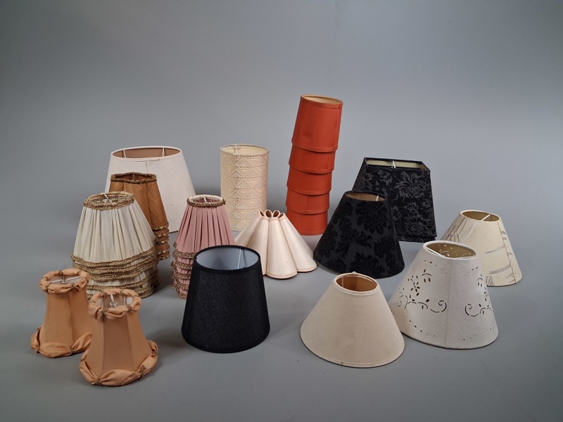 Diverse lampskärmar.