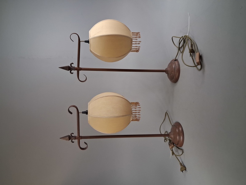 2 Bordlampor. KAD Enterprise Co,Ltd.