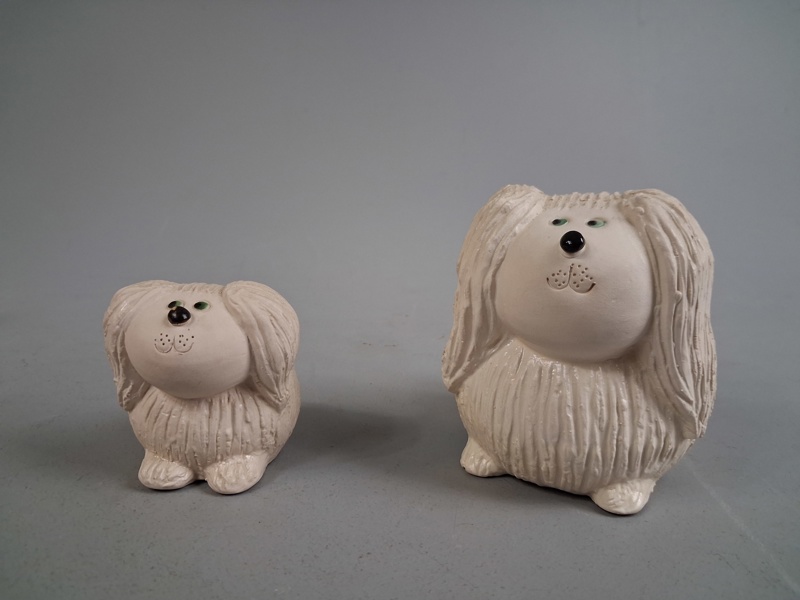 2 Hundar. JIE. Annika Khilman.