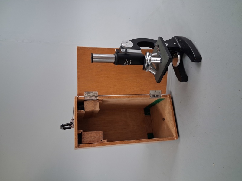 Mikroskop. Optima A-110.