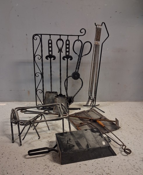 Eldstads tillbehör.