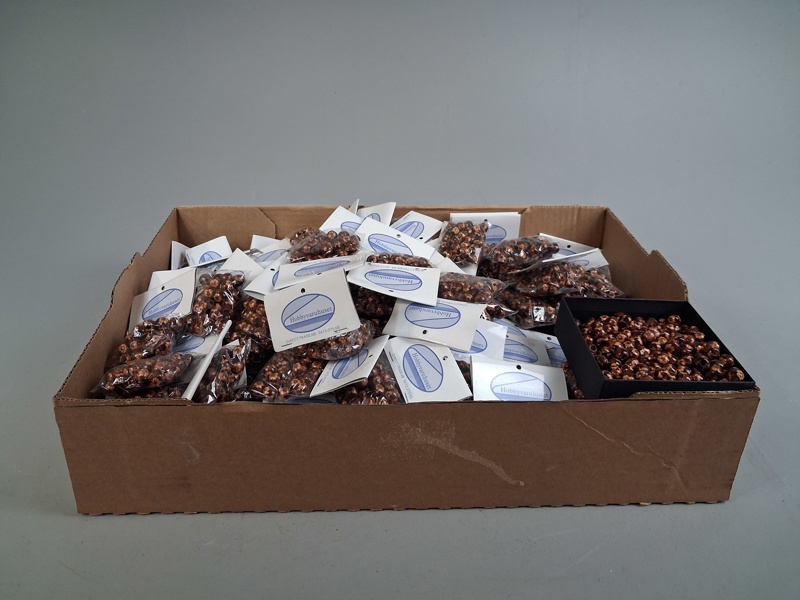 Ca: 120 förpackningar pärlor.