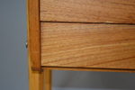 Mindre byrå. Teak, 3-lådor, 1950/60-talet.