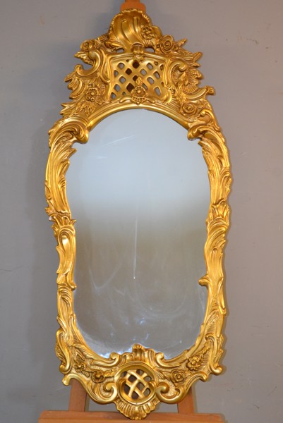 Spegel. Rokokostil, 1900-talet.