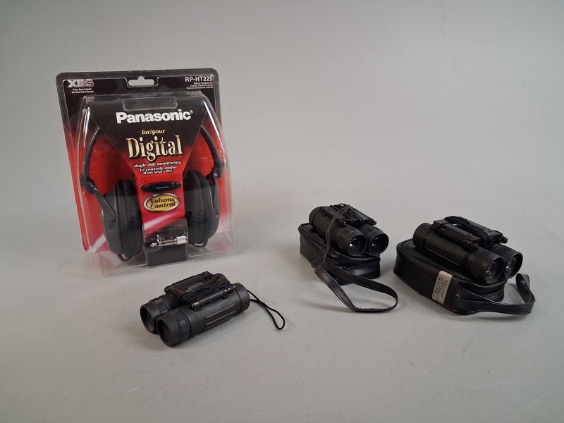 Hörlurar Panasonic & 3 Mindre kikare.