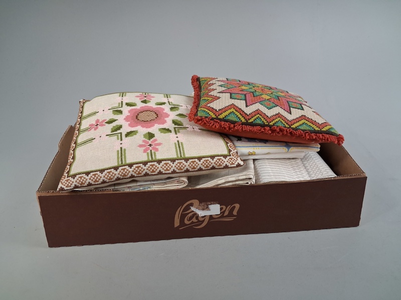 Diverse textil. Bl.a Linne m.m.