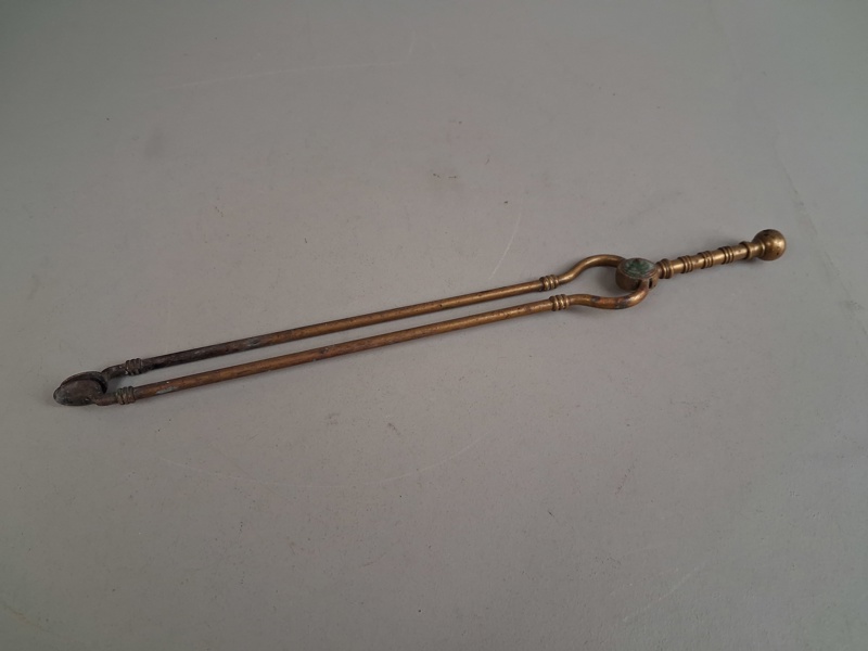 Brandverktyg. Smidesjärn i mässing.