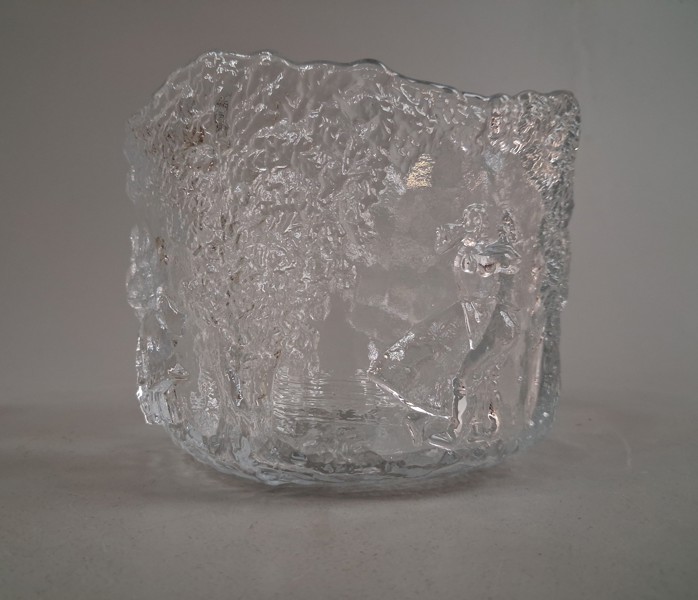 Skål. Midsommardansen. Kosta Boda. Kjell Engman.