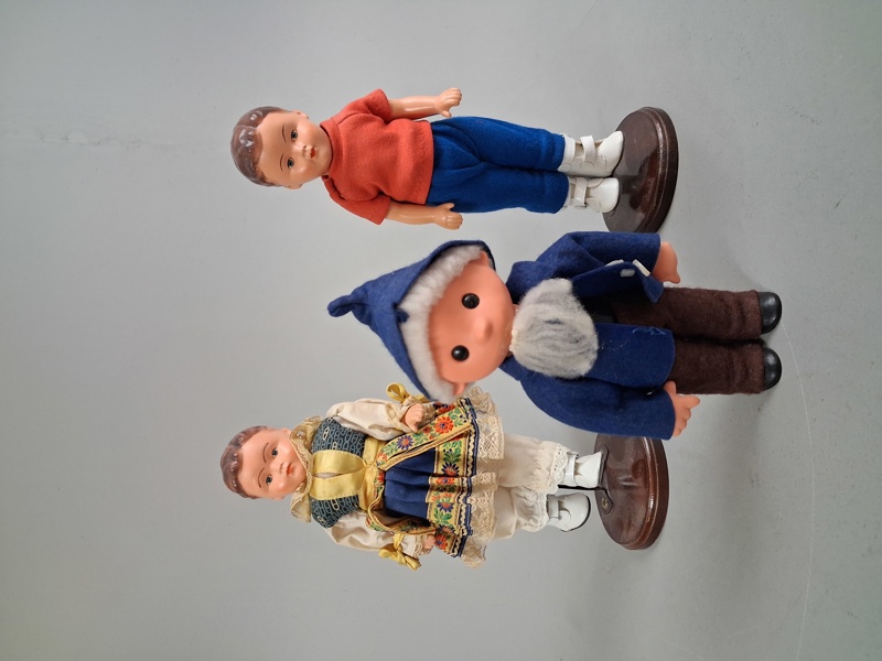 3 Dockor. Bl.a John Blund.