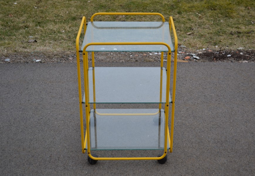 Hylla med hjul & 3 glashyllor. 1970-Talet.