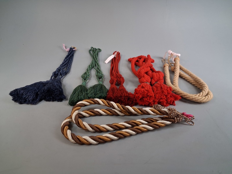 Gardinomtag, Tazzels.