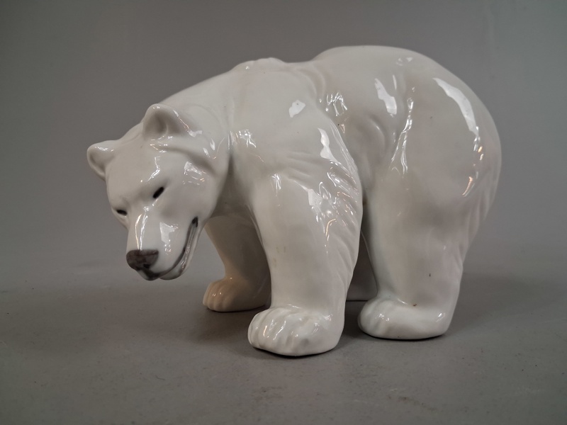 FIGURIN. "Isbjörn". Royal Copenhagen.