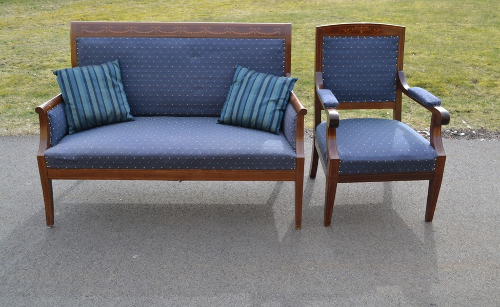 Soffa & fåtölj. Empire-stil, omklädda.