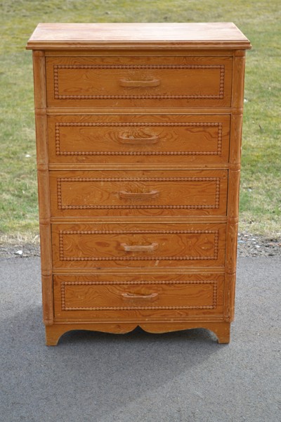 Äldre byrå. 5 Lådor.