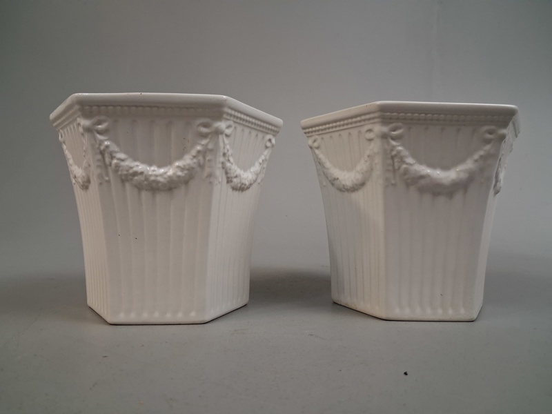 2 Ytterfoder, "Empire 2", Gustavsberg.