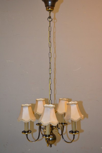 Taklampa. Malm. 1900-talet.