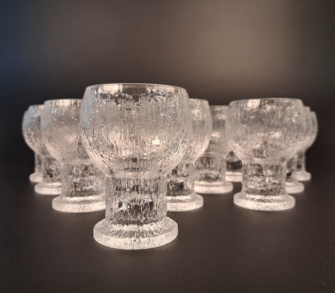 TIMO SARPANEVA. 13 Likörglas. "Kekkerit", Iittala.