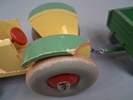 Traktor med släp, trä, Leksaksbil. Möjligtvis BRIO.