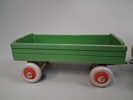 Traktor med släp, trä, Leksaksbil. Möjligtvis BRIO.