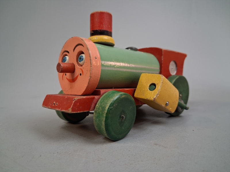 Lok. Trä, Leksaksbil. Möjligtvis BRIO.