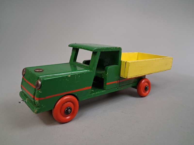 Leksaksbil, Lastbil. Möjligtvis BRIO.