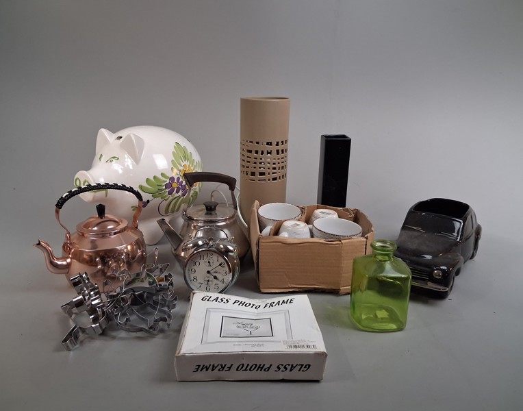 Diverse. Bl.a Stor Spargris. Guldkroken m.m.