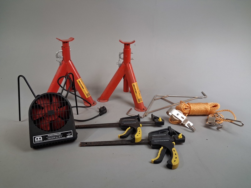 2 Pallbockar, Tvingar & Kupevärmare, m.m.