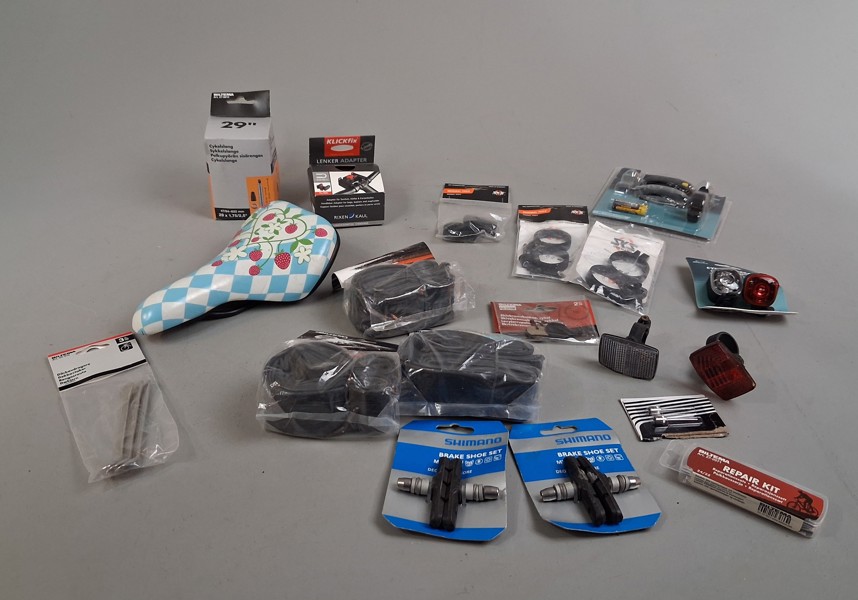 Diverse till cyklar, mestadels oanvänt.