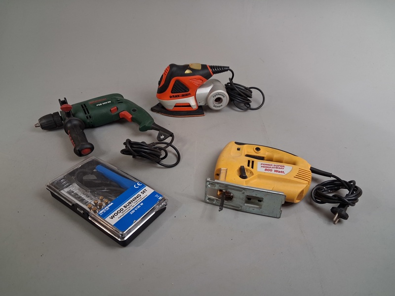Maskiner, Borrmaskin Bosch, Slipmaskin Black & Decker, Sticksåg Power Super & Glödritningsset Biltema.