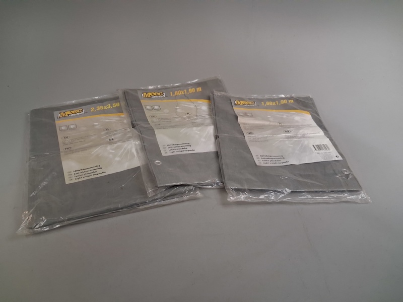 Lättviktspresenningar, 2 st 1,6x1,9m & 1 st 2,35x3,5m, oanvända.