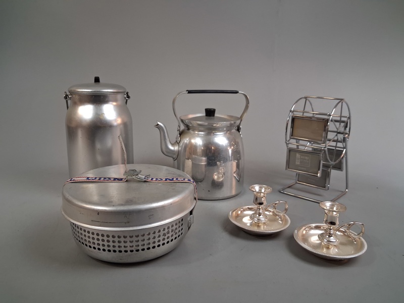 Diverse. Bl.a Trangia spritkök m.m.