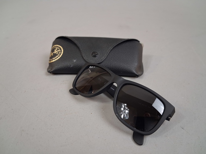 Ray-Ban. Solglasögon, "Justin".
