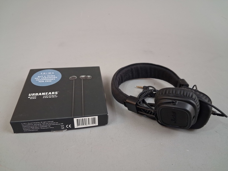 Hörlurar. Marshall & Urbaners.