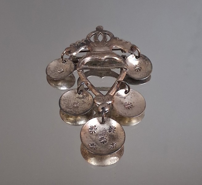 Dräktsmycke, Silver, 19,95gram, syratestat.